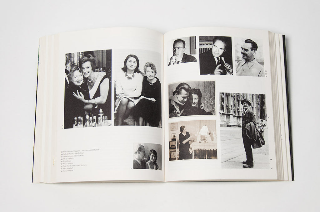 Das aufgeschlagene Buch "Nelly Sachs. Flucht und Verwandlung" zeigt das Layout einer bebilderten Doppelseite