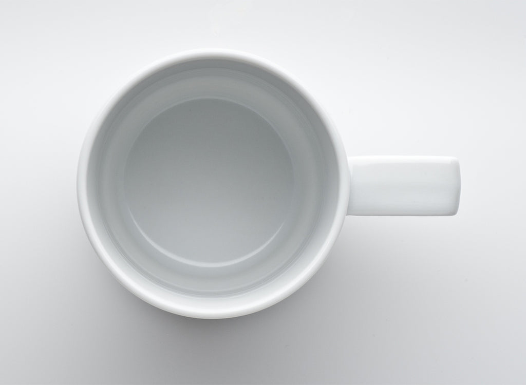Mittelhoher Becher mit Henkel mit 64 mm Höhe