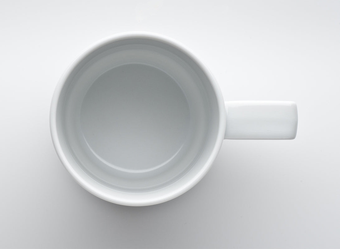 Mittelhoher Becher mit Henkel mit 64 mm Höhe