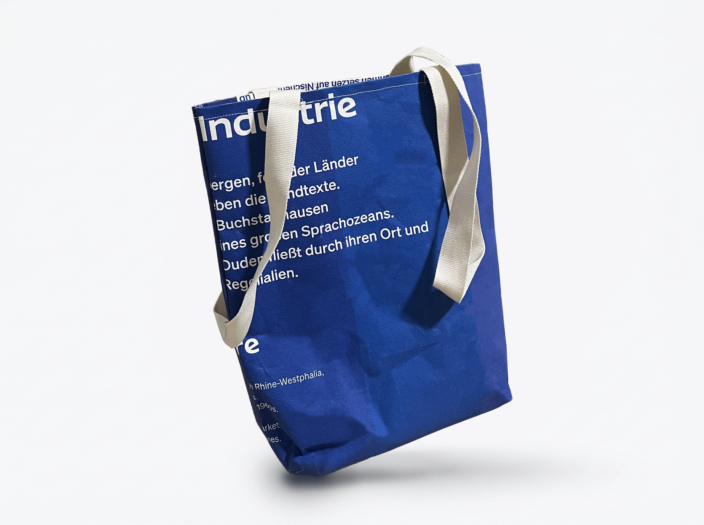 Die Totebag schwebt in der Luft